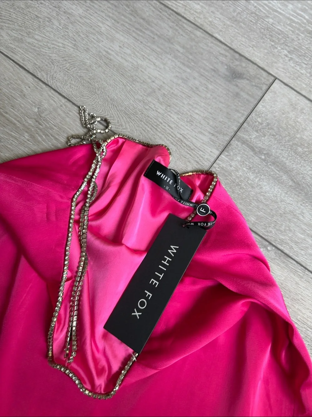 White Fox nwt Hot Pink Satin Mini Skirt with Rhinestone Waist chain belt small